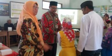 Siswa MI Korban  Kebakaran Dapatkan Bantuan