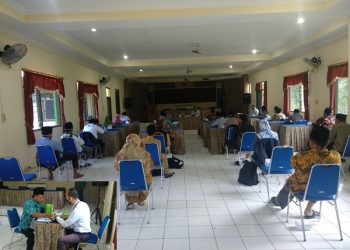 1.734 Ustadz-Ustadzah Menerima Buku Rekening Bantuan