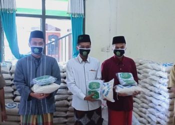 UPPZ Kemenag Kab. Temanggung Bagikan  Masker,  Sabun Cuci Tangan dan Hand Sanitizer