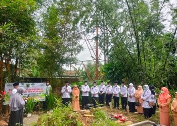 Peringatan HAB Ke-76, Kemenag Kab. Temanggung adakan Ziarah dan Tabur Bunga Ke Makam Mantan Kemenag