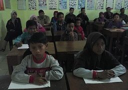 Siswa MI Ikuti Pelatihan Seni Kaligrafi