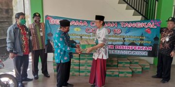 DMI Bagikan Disinfektan Untuk Cegah Covid-19