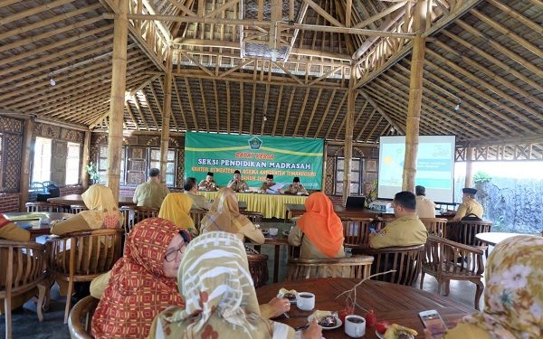 Rapat Kerja Seksi Pendidikan Madrasah Kankemenag Kab. Temanggung