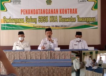 Penandatangan Kontrak Pembangunan Gedung KUA Temanggung
