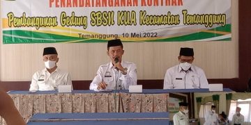 Penandatangan Kontrak Pembangunan Gedung KUA Temanggung