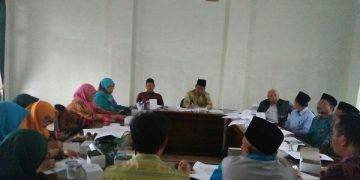Guru  Harus Mempunyai Identitas Dan Berkualitas