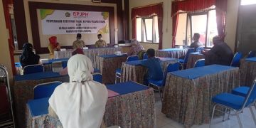 Penyerahan Sertifikat Halal kepada Pelaku Usaha