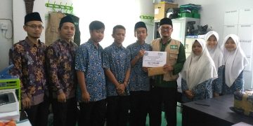Siswa MAN Temanggung Peduli Korban Banjir