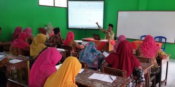 Guru Harus Menguasai Teknik Penyusunan Soal dengan Baik