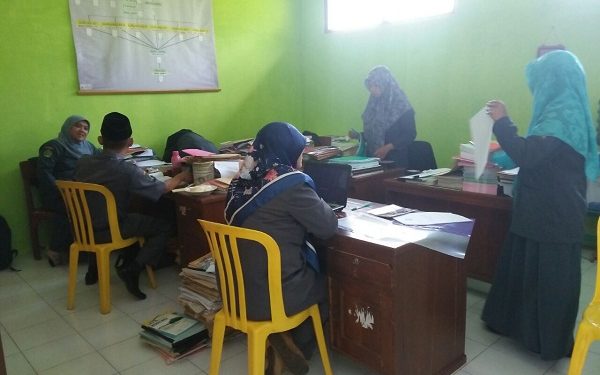 Akreditasi Untuk Menentukan Tingkat Kelayakan Suatu Sekolah/Madrasah