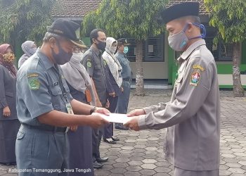 Penyerahan SK Jabatan Pelaksana di Lingkungan Kemenag Kab. Temanggung