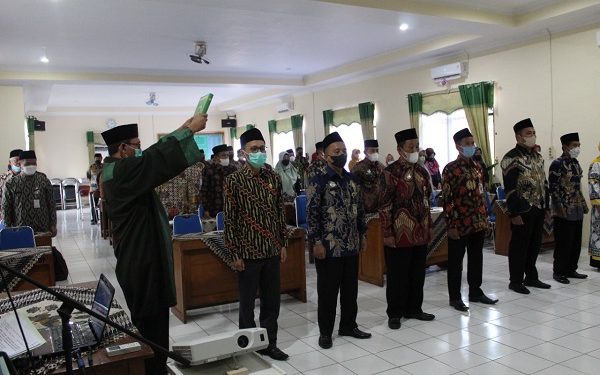 Pelantikan dan Pengambilan Sumpah Jabatan Penghulu dan Pengawas Madrasah