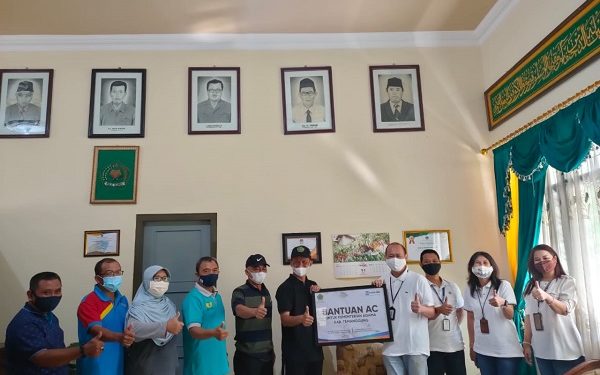 Kemenag Kab. Temanggung Terima Bantuan Tiga Unit Lagi Alat Pendingin Ruangan