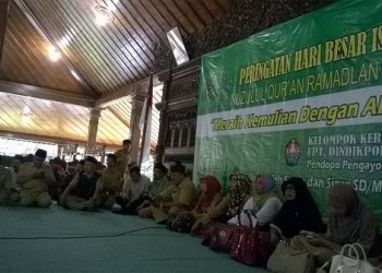 Meraih Kemuliaan Dengan Al Quran