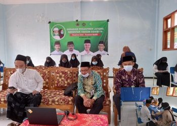 77 Santri Karang Santri Bandunggede Kedu Menjalani Vaksin Covid-19