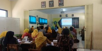BOS Membantu Siswa Miskin di Madrasah