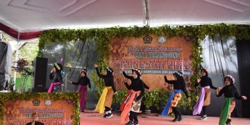 Pentas Seni dan Pameran Hasil Kreativitas Siswa MIN 1 Temanggung