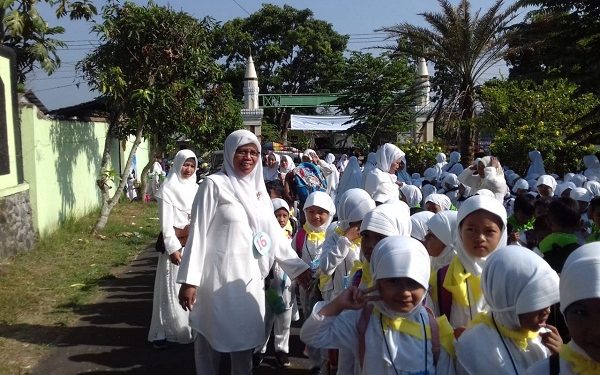 Bekal Iman Dalam Membangun Nilai-Nilai Agama Sejak Dini