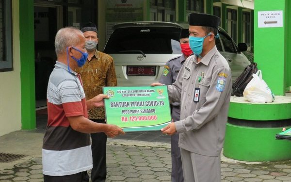 UPZ Kankemenag Kab. Temanggung Tasyarufkan Bantuan