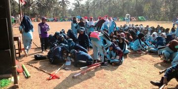Kemah Bakti MAN Temanggung Latih Kepekaan Sosial Siswa