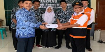 Guru dan Siswa MAN Temanggung Peduli Korban Erupsi Gunung Semeru