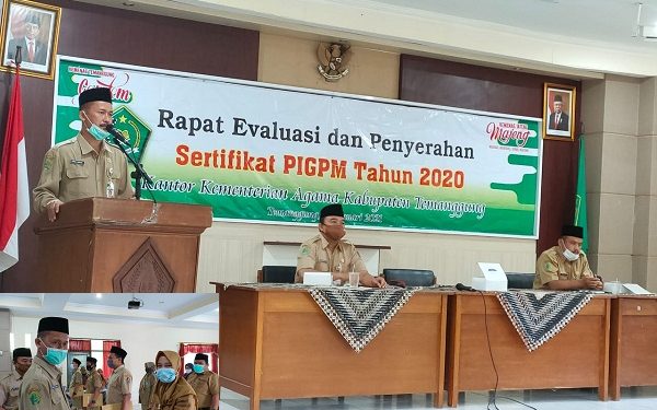 Penyerahan Sertifikat PIGPM kepada Guru Madrasah di Lingkungan Kemenag Kab. Temanggung