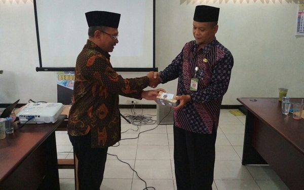 Zakat Profesi Berfungsi Mensucikan Diri Dan Membersihkan Harta Benda