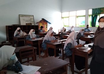 Ujian Madrasah di MAN Temanggung