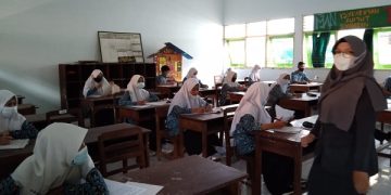 Ujian Madrasah di MAN Temanggung