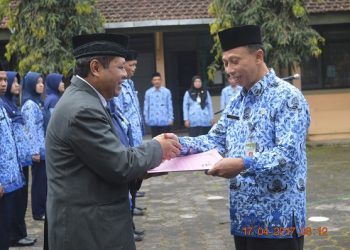 Penerimaan SK PNS dan SK Pensiun di Lingkungan Kankemenag Kabupaten Temanggung