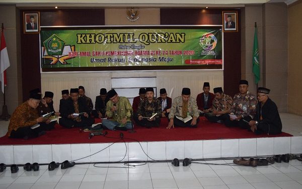 Khotmil Qur'an dalam Rangka Memupuk Iman dan Memperkuat Tali Persaudaraan