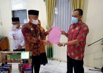 Pentasyarufan Simbolis Zakat ASN Kankemenag Kab. Temanggung Tahun 2022