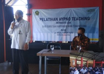 Guru Merupakan Teladan dan Panutan Anak Didiknya