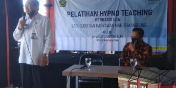 Guru Merupakan Teladan dan Panutan Anak Didiknya