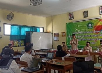 Tingkatkan Kompetensi Guru dengan Pelatihan Media Pembelajaran Berbasis Multimedia