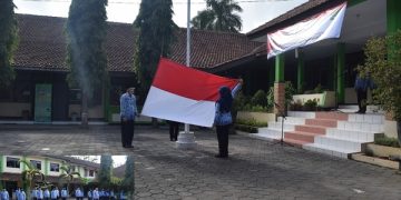 Kemenag Kab. Temanggung Gelar Upacara Bendera Hari Pahlawan Secara Terbatas