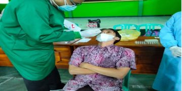 Jelang PTM Guru Dan Karyawan MAN Temanggung Lakukan Swab