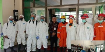 Penyemprotan Desinfektan Pada Kantor Kementerian Agama Kabupaten Temanggung