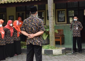 Peringatan Hari Guru Nasional Tahun 2021 MIN 1 Temanggung