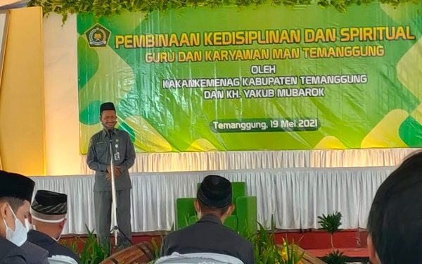 Pembinaan Kedisiplinan Guru dan Karyawan MAN Temanggung