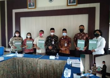 Penyerahan SK Penyuluh Agama Katolik Non PNS di Lingkungan Kemenag Kab. Temanggung