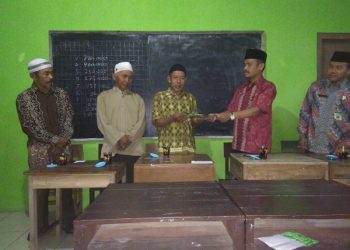 LP Maarif Memberikan Bantuan ke MI Maarif Jlegong