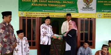 Baznas dan Pokjaluh Berikan Santunan kepada Muallaf