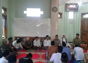KUA Pringsurat Safari Jumat bareng Kapolres Temanggung