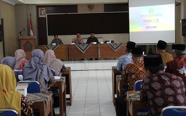 Sosialisasi Penggunaan Aplikasi Presensi Biometrik Online