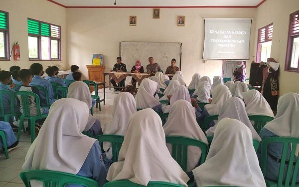 KUA Kec. Bulu Sosialisasikan Pencegahan Pernikahan Dini pada Pelajar SMPN 3 Bulu