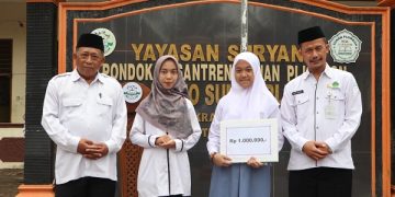 Kepala Kemenag Berikan Reward Kepada Siswa MA D Baito Juara KSM 2022