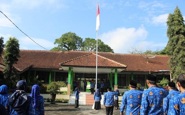 Kemenag Kab. Temanggung Gelar Upacara Bendera Memperingati Hari Pahlawan 2022