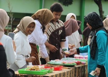 Pameran Karya Seni Dan Kewirausahaan MTsN 2 Temanggung