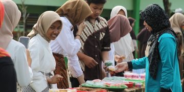 Pameran Karya Seni Dan Kewirausahaan MTsN 2 Temanggung